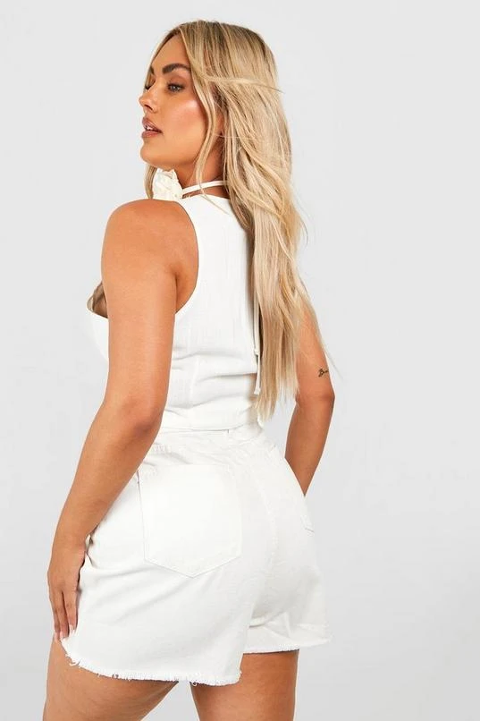 BOOHOO Plus Ripped Hem Jean Shorts 2 BOOHOO Plus Ripped Hem Jean Shorts - Image 2