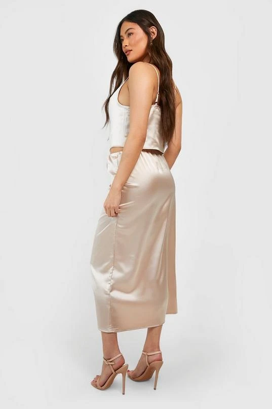 BOOHOO Satin Floaty Midi Skirt 2 BOOHOO Satin Floaty Midi Skirt - Image 2