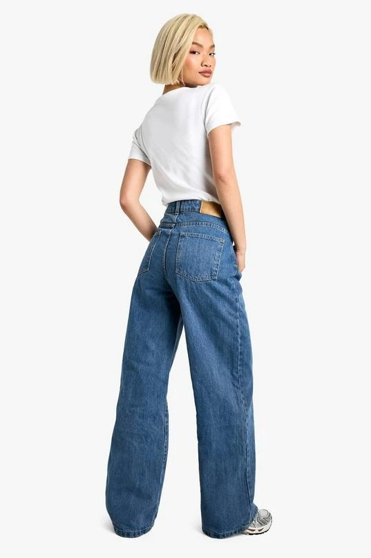 BOOHOO Basics High Waisted Wide Leg Jeans 2 BOOHOO Basics High Waisted Wide Leg Jeans - Image 2