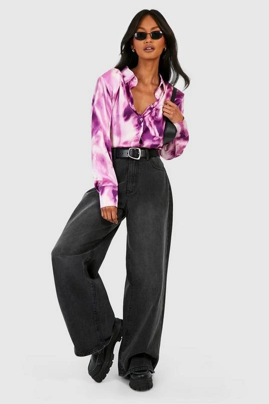 BOOHOO Abstract Satin Fitted Shoulder Pad Shirt 3 BOOHOO Abstract Satin Fitted Shoulder Pad Shirt - Image 3