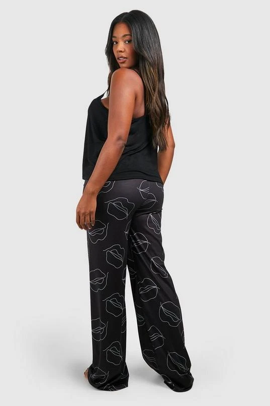 BOOHOO Plus Lip Print Pj Pants Set 2 BOOHOO Plus Lip Print Pj Pants Set - Image 2