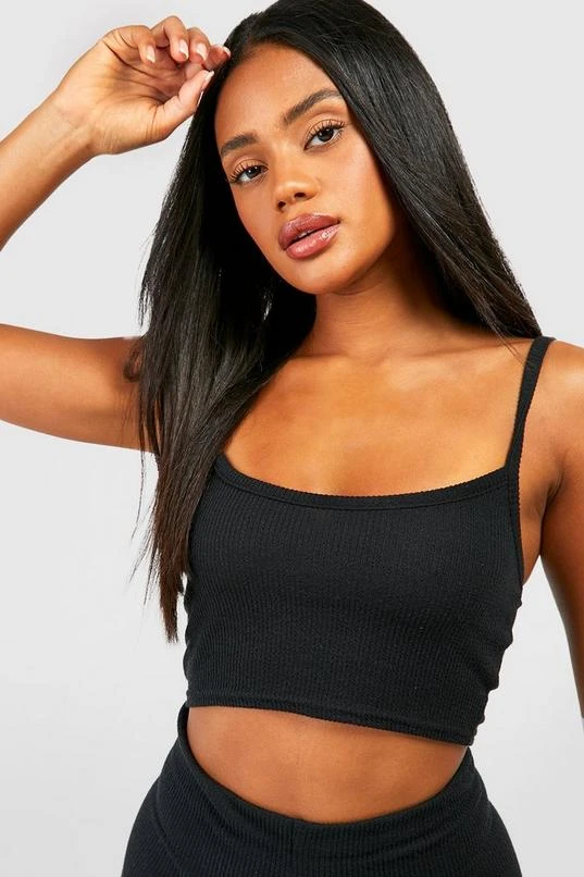 BOOHOO Ribbed Square Neck Bralette & Shorts 4 BOOHOO Ribbed Square Neck Bralette & Shorts - Image 4