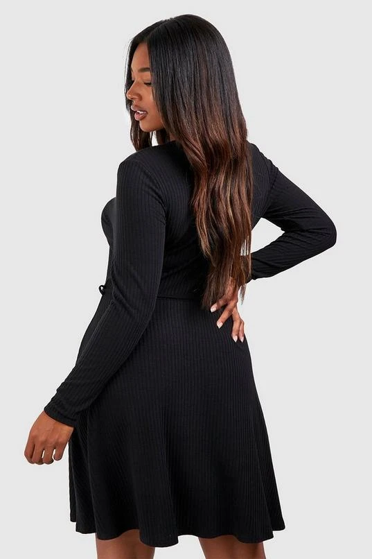 BOOHOO Plus Soft Rib Horn Button Long Sleeve Skater Dress 2 BOOHOO Plus Soft Rib Horn Button Long Sleeve Skater Dress - Image 2