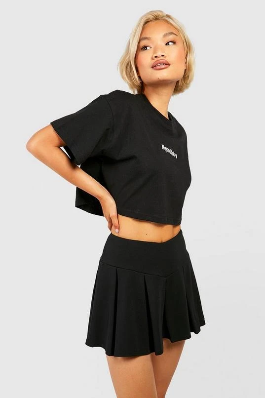BOOHOO V Waistband Pleated Tennis Skirt 1 BOOHOO V Waistband Pleated Tennis Skirt