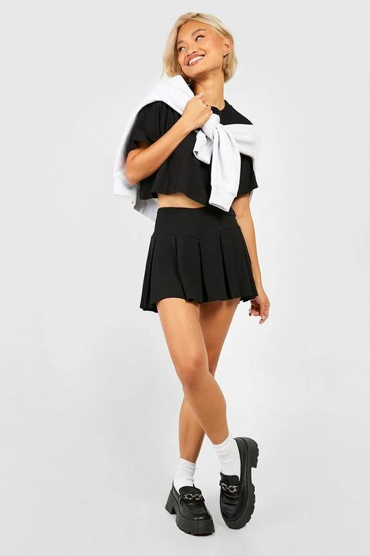 BOOHOO V Waistband Pleated Tennis Skirt 3 BOOHOO V Waistband Pleated Tennis Skirt - Image 3