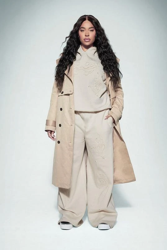 BOOHOO Kourtney Kardashian Barker Applique Jogger 3 BOOHOO Kourtney Kardashian Barker Applique Jogger - Image 3