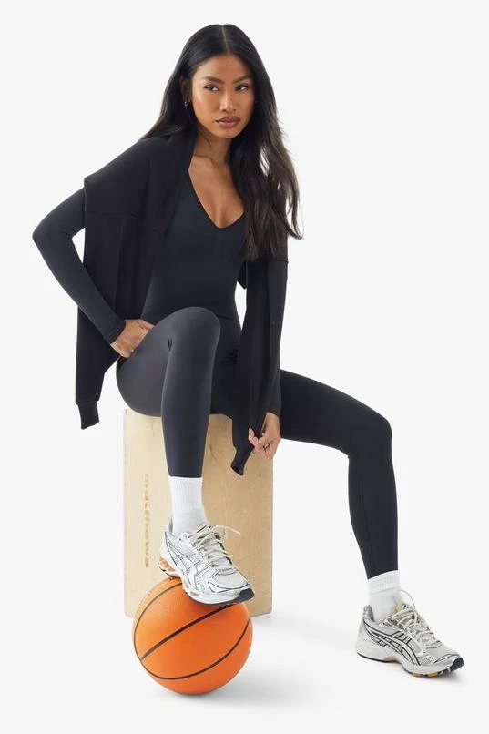 BOOHOO Seamless Sculpt Waist Plunge Long Sleeve Unitard 3 BOOHOO Seamless Sculpt Waist Plunge Long Sleeve Unitard - Image 3