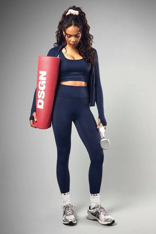 BOOHOO DSGN Studio Supersoft Peached Sculpt Zip Through Top 3 BOOHOO DSGN Studio Supersoft Peached Sculpt Zip Through Top - Image 3