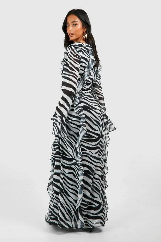 BOOHOO Petite Plunge Ruffle Flare Sleeve Woven Maxi Dress 2 BOOHOO Petite Plunge Ruffle Flare Sleeve Woven Maxi Dress - Image 2