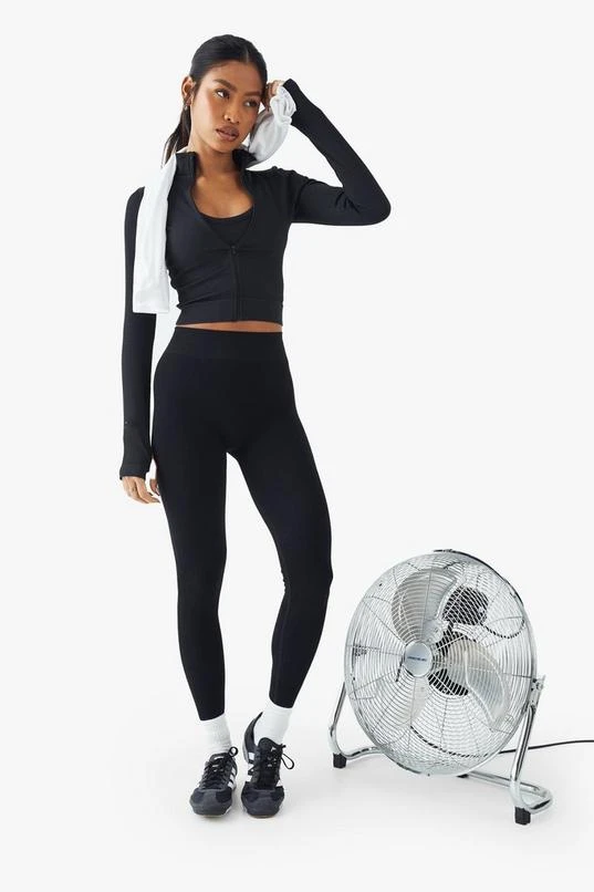 Boohoo Basics Seamless Rib Zip Through Jacket 3 Boohoo Basics Seamless Rib Zip Through Jacket - Image 3