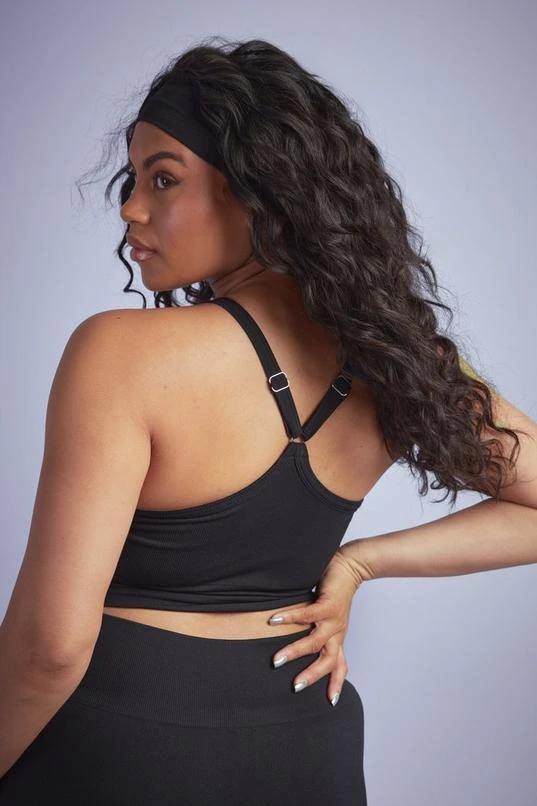 Boohoo Basics Plus Seamless Rib Longline Sports Bra 2 Boohoo Basics Plus Seamless Rib Longline Sports Bra - Image 2