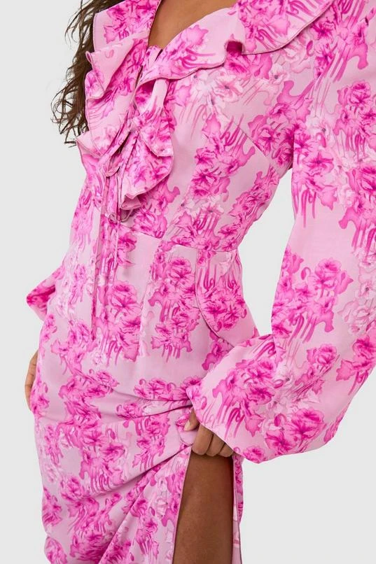 BOOHOO Floral Plunge Ruffle Maxi Dress 4 BOOHOO Floral Plunge Ruffle Maxi Dress - Image 4