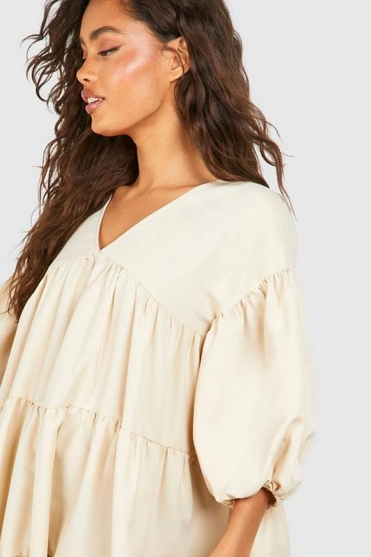 BOOHOO Poplin V Neck Tiered Midi Smock Dress 4 BOOHOO Poplin V Neck Tiered Midi Smock Dress - Image 4
