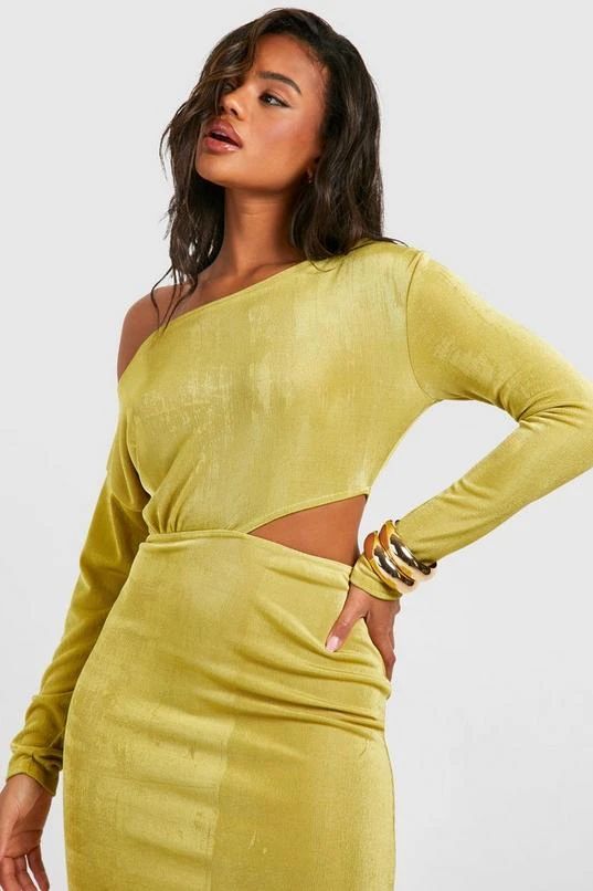 BOOHOO Slash Neck Ruched Acetate Slinky Cut Out Maxi Dress 4 BOOHOO Slash Neck Ruched Acetate Slinky Cut Out Maxi Dress - Image 4