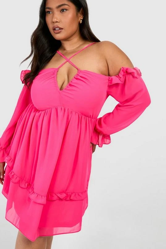 BOOHOO Plus Chiffon Cross Neck Detail Skater Dress 4 BOOHOO Plus Chiffon Cross Neck Detail Skater Dress - Image 4