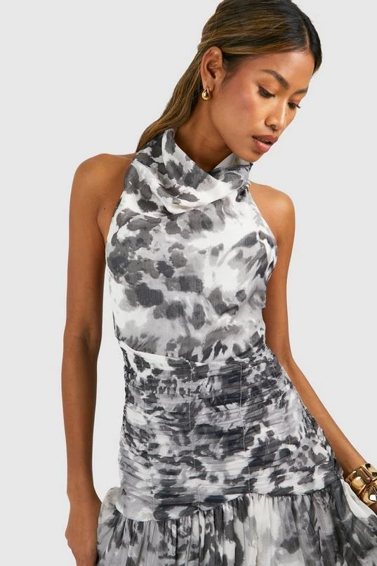 BOOHOO Chiffon Maxi Leopard Print Halterneck Dress 4 BOOHOO Chiffon Maxi Leopard Print Halterneck Dress - Image 4