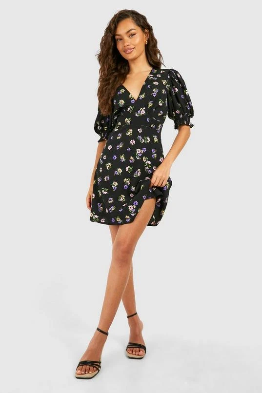 BOOHOO Ditsy Floral Puff Sleeve Smock Dress 3 BOOHOO Ditsy Floral Puff Sleeve Smock Dress - Image 3