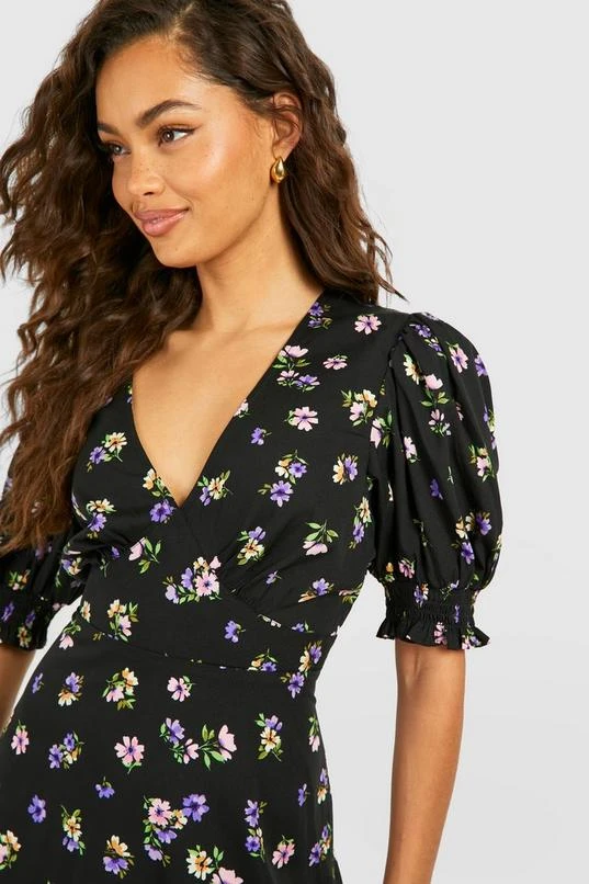 BOOHOO Ditsy Floral Puff Sleeve Smock Dress 4 BOOHOO Ditsy Floral Puff Sleeve Smock Dress - Image 4
