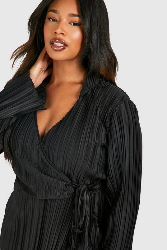 BOOHOO Plus Wide Plisse Wrap Shirt Dress 4 BOOHOO Plus Wide Plisse Wrap Shirt Dress - Image 4
