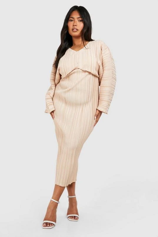BOOHOO Plus Wide Plisse Batwing Midi Column Dress 3 BOOHOO Plus Wide Plisse Batwing Midi Column Dress - Image 3