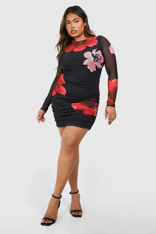 BOOHOO Plus Plus Printed Ruched Bodycon Dress 3 BOOHOO Plus Plus Printed Ruched Bodycon Dress - Image 3