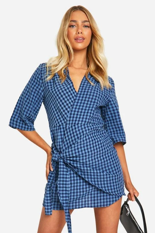 BOOHOO Textured Gingham Wrap Dress 3 BOOHOO Textured Gingham Wrap Dress - Image 3