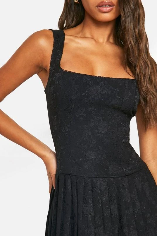 BOOHOO Jaquard Pleated Hem Shift Dress 4 BOOHOO Jaquard Pleated Hem Shift Dress - Image 4