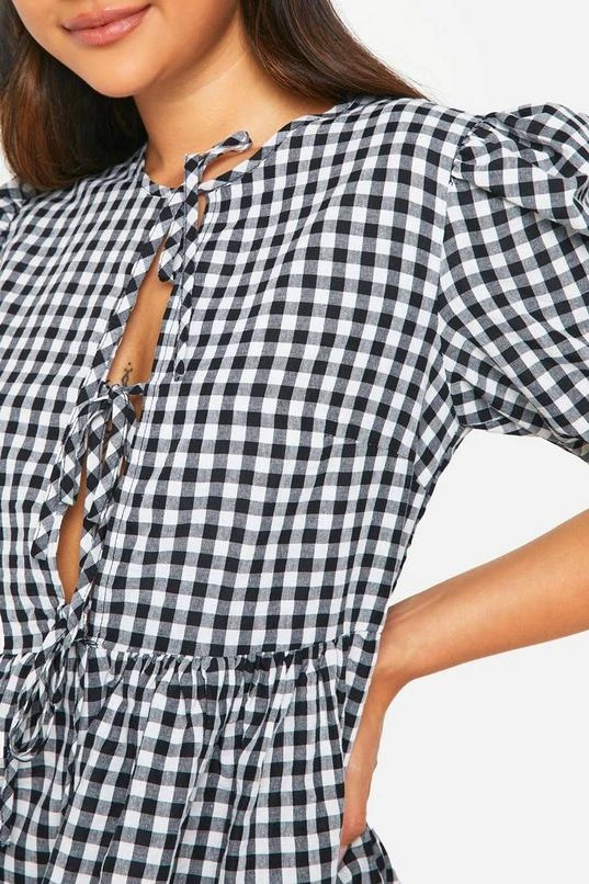 BOOHOO Gingham Tie Front Mini Dress 4 BOOHOO Gingham Tie Front Mini Dress - Image 4