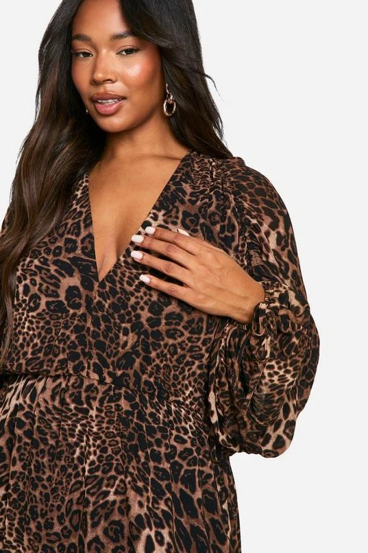 BOOHOO Plus Leopard Ruched Blouse Sleeve Maxi Dress 4 BOOHOO Plus Leopard Ruched Blouse Sleeve Maxi Dress - Image 4