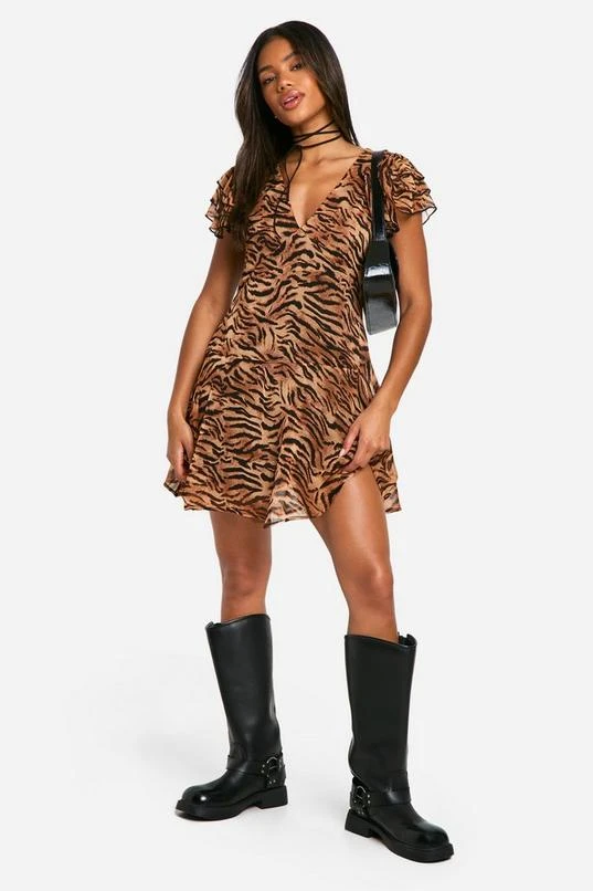 BOOHOO Printed Crinkle Chiffon Angel Mini Dress 3 BOOHOO Printed Crinkle Chiffon Angel Mini Dress - Image 3