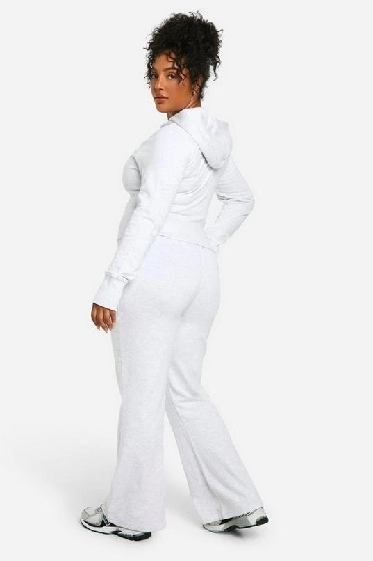 BOOHOO Plus Fitted Hoodie And Yoga Pant 3 Piece Tracksuit 2 BOOHOO Plus Fitted Hoodie And Yoga Pant 3 Piece Tracksuit - Image 2