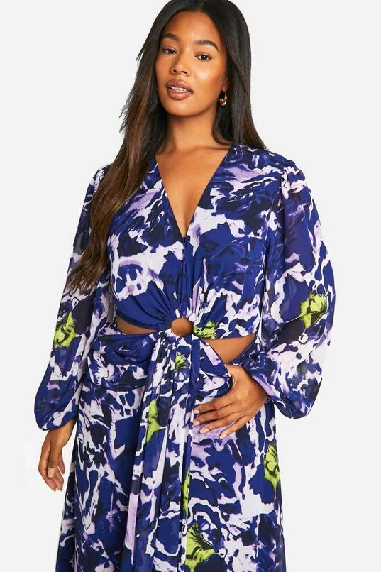 BOOHOO Plus Floral Print Chiffon Cut Out Maxi Dress 4 BOOHOO Plus Floral Print Chiffon Cut Out Maxi Dress - Image 4