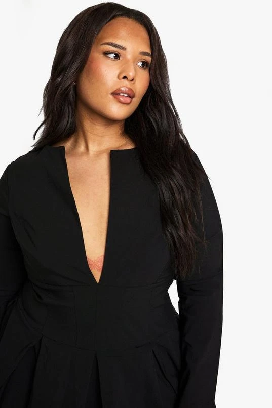 BOOHOO Plus Long Sleeve Corset Detail Plunge Pleated Hem Dress 4 BOOHOO Plus Long Sleeve Corset Detail Plunge Pleated Hem Dress - Image 4