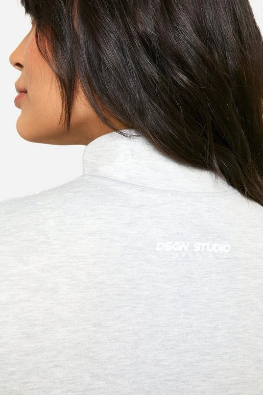 BOOHOO Plus Dsgn Studio Supersoft Sculpt Zip Through Jacket 4 BOOHOO Plus Dsgn Studio Supersoft Sculpt Zip Through Jacket - Image 4