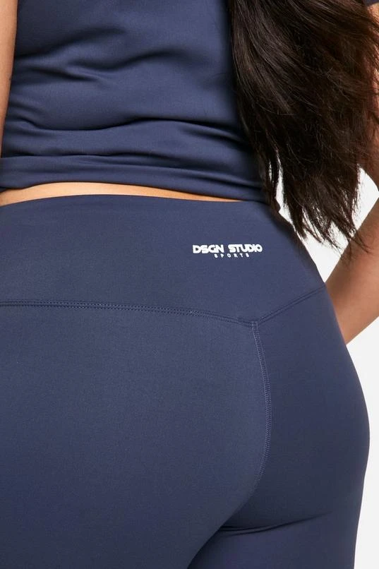 BOOHOO Plus Dsgn Studio Supersoft Sculpt Highwaist Legging 4 BOOHOO Plus Dsgn Studio Supersoft Sculpt Highwaist Legging - Image 4