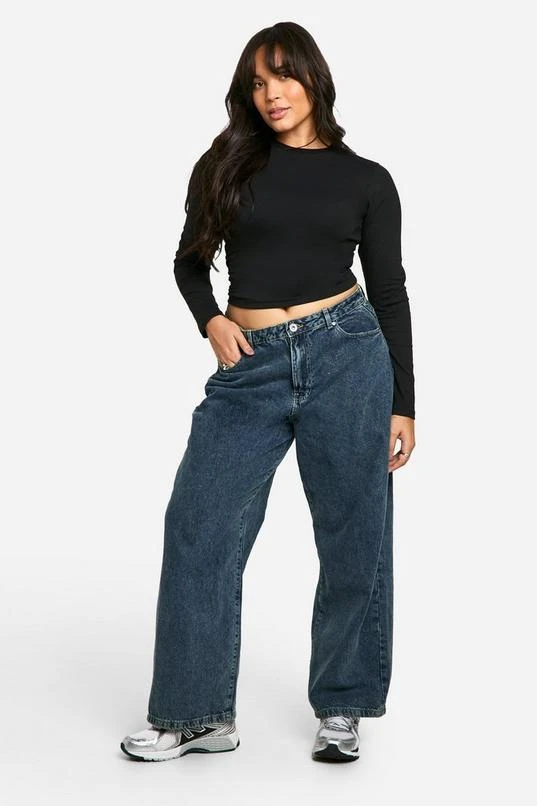 Boohoo Basics Plus Long Sleeve Fitted Crew Neck T-Shirt 3 Boohoo Basics Plus Long Sleeve Fitted Crew Neck T-Shirt - Image 3