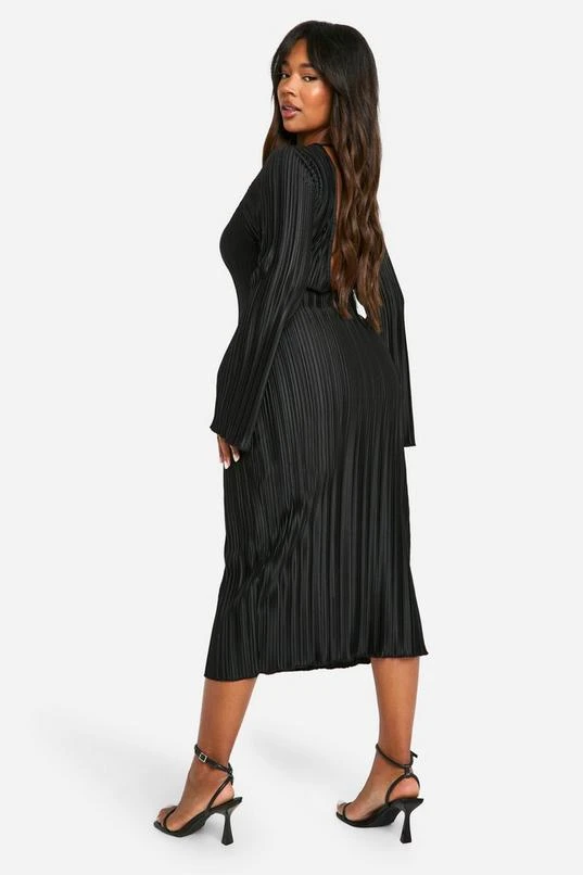 BOOHOO Plus Plisse Flared Sleeve Low Back Column Midi Dress 2 BOOHOO Plus Plisse Flared Sleeve Low Back Column Midi Dress - Image 2
