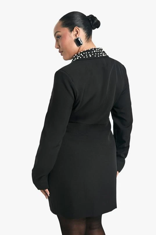 BOOHOO Plus Pearl Wrap Button Front Blazer Dress 2 BOOHOO Plus Pearl Wrap Button Front Blazer Dress - Image 2