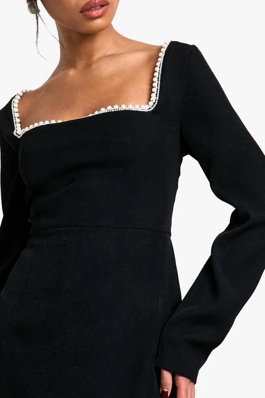 BOOHOO Woven Crepe Pearl Trim Square Neck Structured Mini Dress 4 BOOHOO Woven Crepe Pearl Trim Square Neck Structured Mini Dress - Image 4