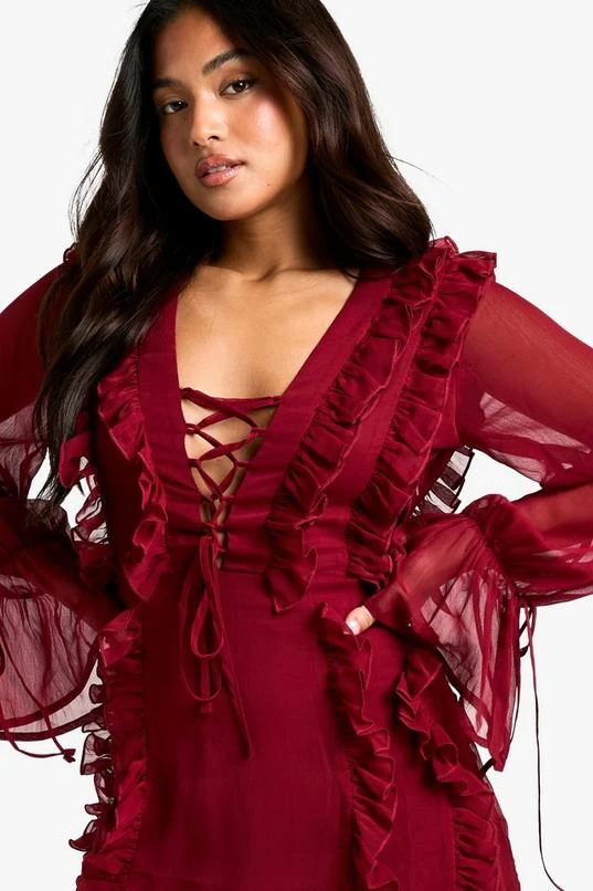 BOOHOO Petite Crinkle Chiffon Ruffle Shift Dress 4 BOOHOO Petite Crinkle Chiffon Ruffle Shift Dress - Image 4