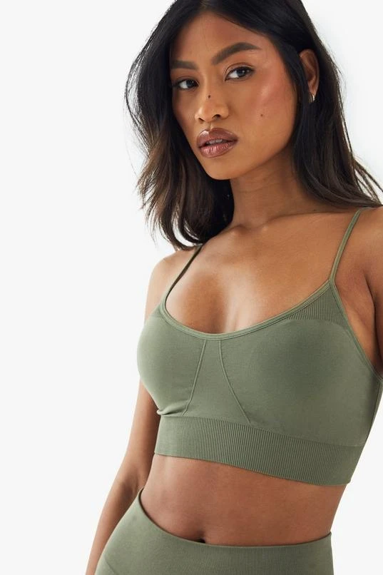 BOOHOO Premium Sculpt Seamless Ribbed Detail Light Support Sports Bra 4 BOOHOO Premium Sculpt Seamless Ribbed Detail Light Support Sports Bra - Image 4