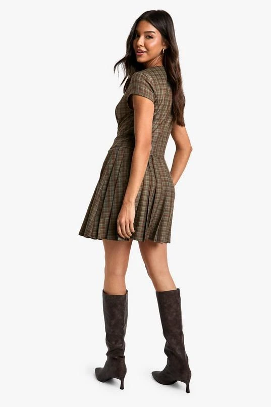 BOOHOO Cap Sleeved Pleated Tailored Dress 2 BOOHOO Cap Sleeved Pleated Tailored Dress - Image 2