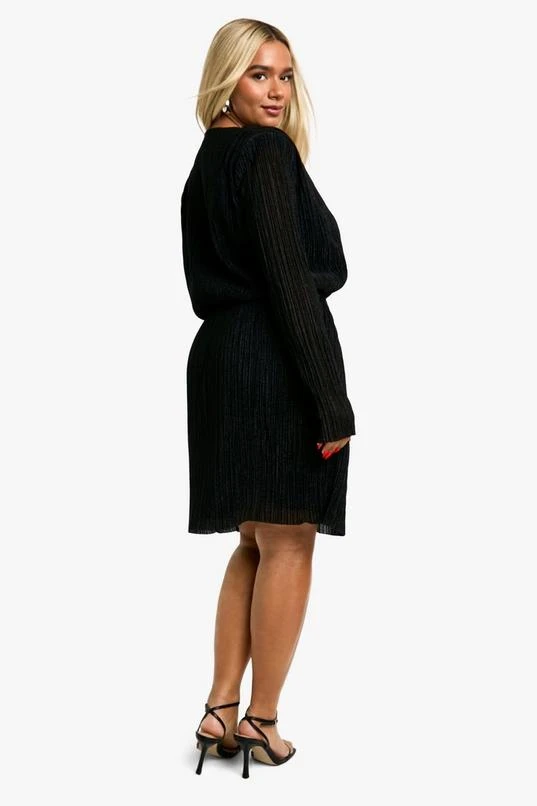BOOHOO Plus Pleated Metallic Ruched Skater Dress 2 BOOHOO Plus Pleated Metallic Ruched Skater Dress - Image 2