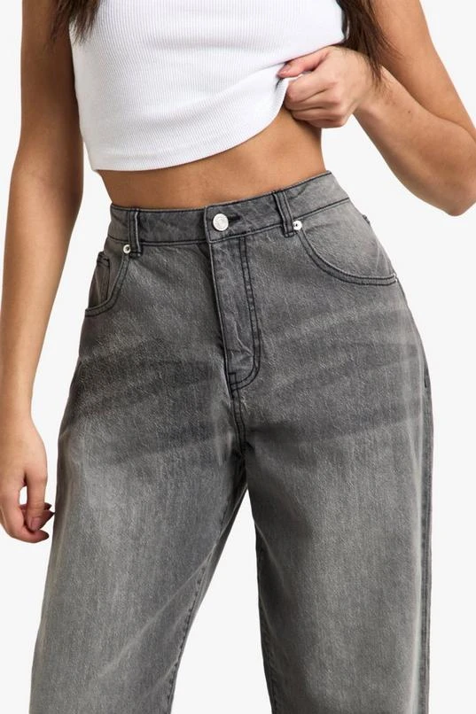 BOOHOO Basic Straight Leg Jean 4 BOOHOO Basic Straight Leg Jean - Image 4