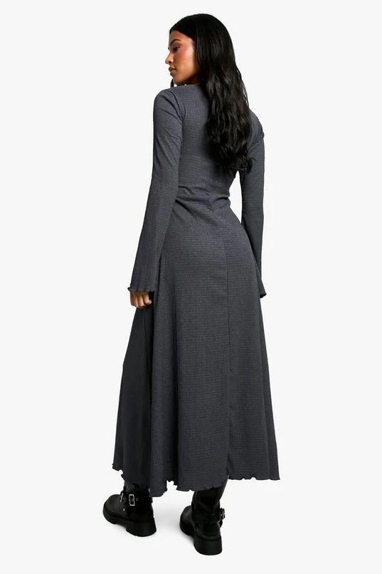 BOOHOO Tall Crinkle Square Neck Flared Midi Dress 2 BOOHOO Tall Crinkle Square Neck Flared Midi Dress - Image 2