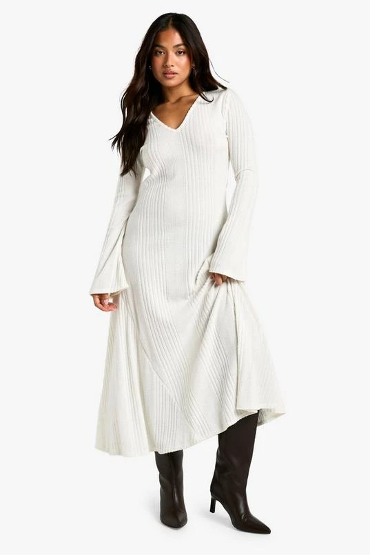 BOOHOO Petite Wide Rib Flare Sleeve Midi Dress 3 BOOHOO Petite Wide Rib Flare Sleeve Midi Dress - Image 3