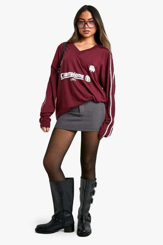 BOOHOO Champions Slogan V Neck Football Top 3 BOOHOO Champions Slogan V Neck Football Top - Image 3