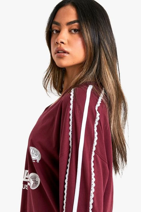 BOOHOO Champions Slogan V Neck Football Top 4 BOOHOO Champions Slogan V Neck Football Top - Image 4