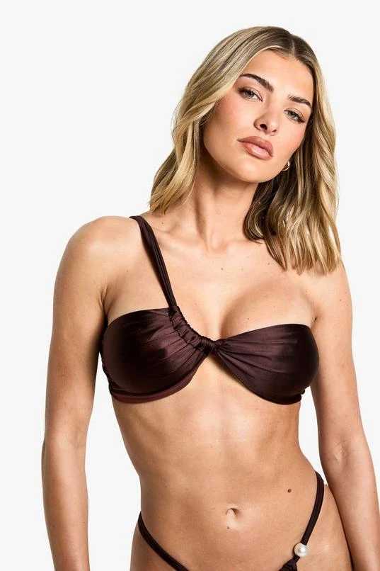 BOOHOO Pearl Trim Asymmetric Bandeau Bikini Top & Tanga Bikini Bottoms Set 4 BOOHOO Pearl Trim Asymmetric Bandeau Bikini Top & Tanga Bikini Bottoms Set - Image 4