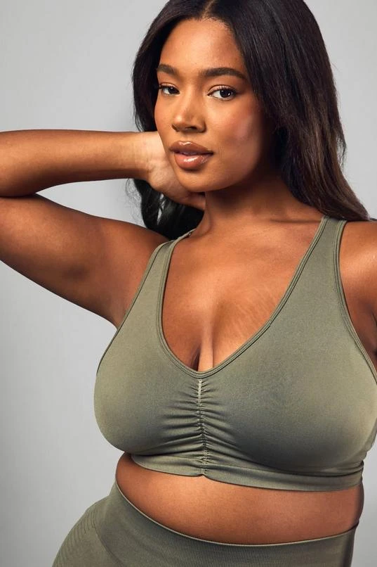 BOOHOO Plus Premium Sculpt Seamless Ruched Front Sports Bra 4 BOOHOO Plus Premium Sculpt Seamless Ruched Front Sports Bra - Image 4
